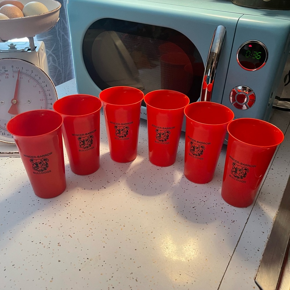 Set of 6 plastic Winder Barrow Bulldogs tumblers.